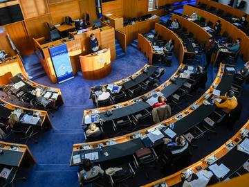 De eerste bijeenkomst van de burgercommissie over 5G in het Brussels parlement op 29 april 2021